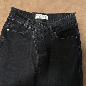 Abercrombie and Fitch The Dad High Rise Black jeans